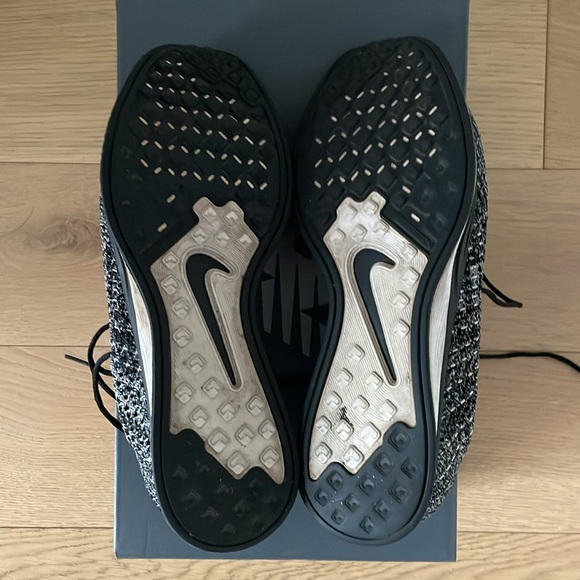 Nike Flyknit Oreo Sneakers - Picture 6 of 6